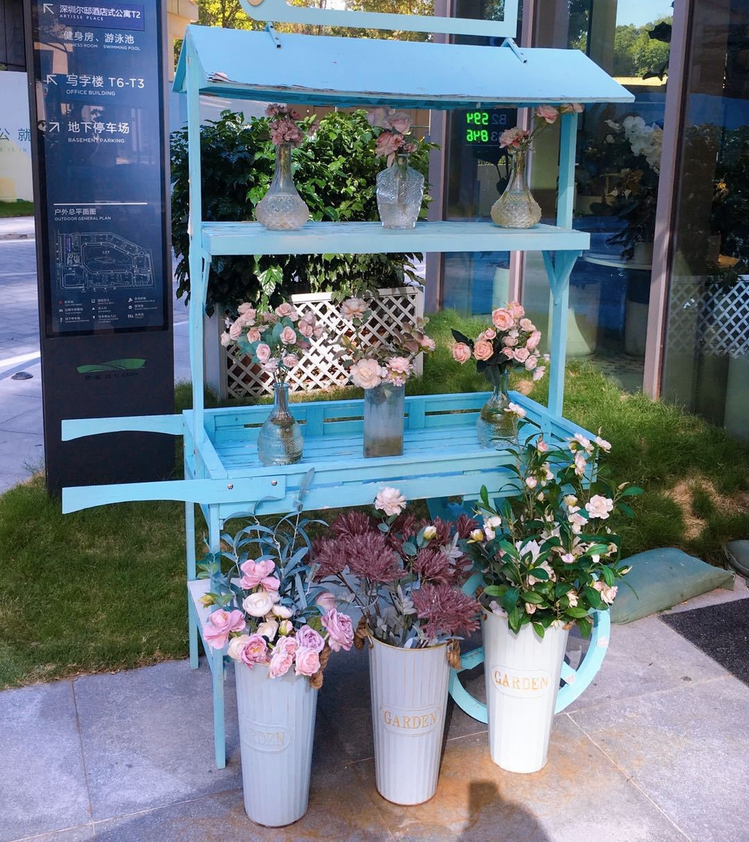 Street Stall Retro Solid Wood Float Flower Rack Shop Decoration Display Rack Multi-functional Retro Cart Home Garden Decor 