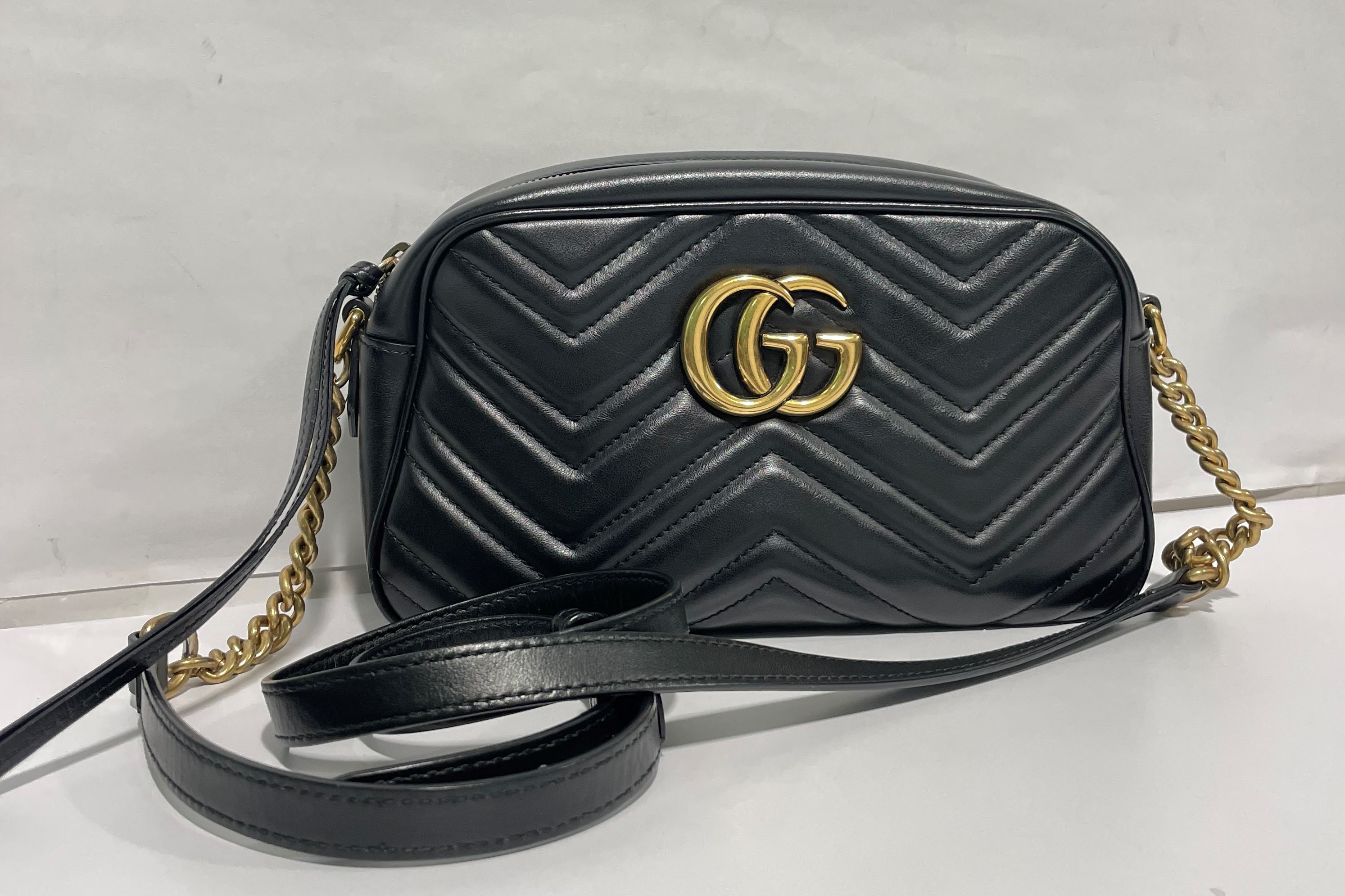 GUCCI GG MARMONT LEATHER SHOULDER BAG
